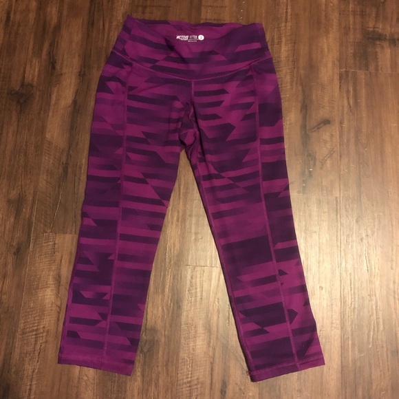 OLD Navy Active Cropped Pants - Picture 2 of 7